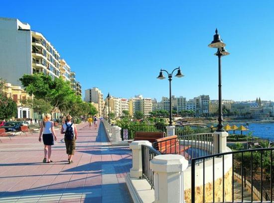 Centric And Modern Penthouse Close To Amenities Msida Bagian luar foto